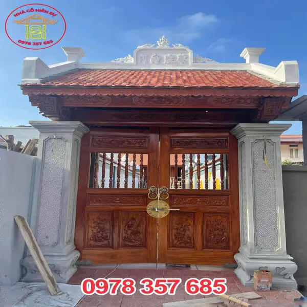 Cổng gỗ trong kiến trúc nhà gỗ cổ truyền: Nét đẹp văn hóa và dấu ấn thời gian