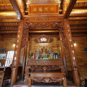 Cửa võng phòng thờ là gì? Ý nghĩa và các mẫu cửa võng đơn giản, đẹp