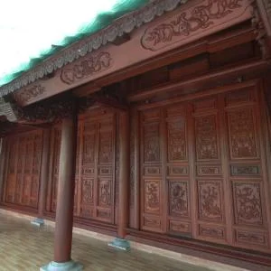 Hiên nhà là gì? Hình ảnh hiên nhà gỗ cổ truyền bắc bộ Việt Nam