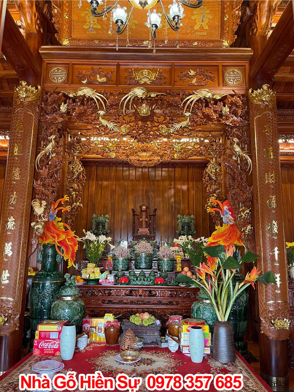 Nội thất và Thờ cúng