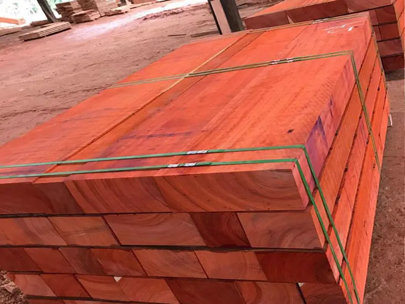 Giá gỗ hương bao nhiêu 1 kg?