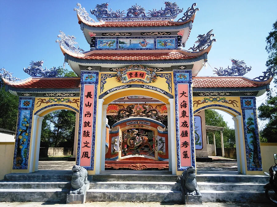 Cổng Tam quan