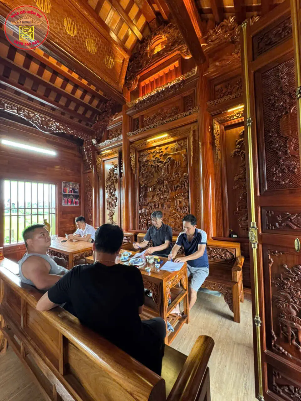 ky-hop-dong-xay-dung-can-nha-go-4-vi-3-gian-go-lim-xanh-tai-xuan-truong-nam-dinh-1