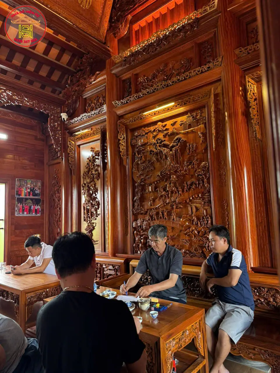 ky-hop-dong-xay-dung-can-nha-go-4-vi-3-gian-go-lim-xanh-tai-xuan-truong-nam-dinh