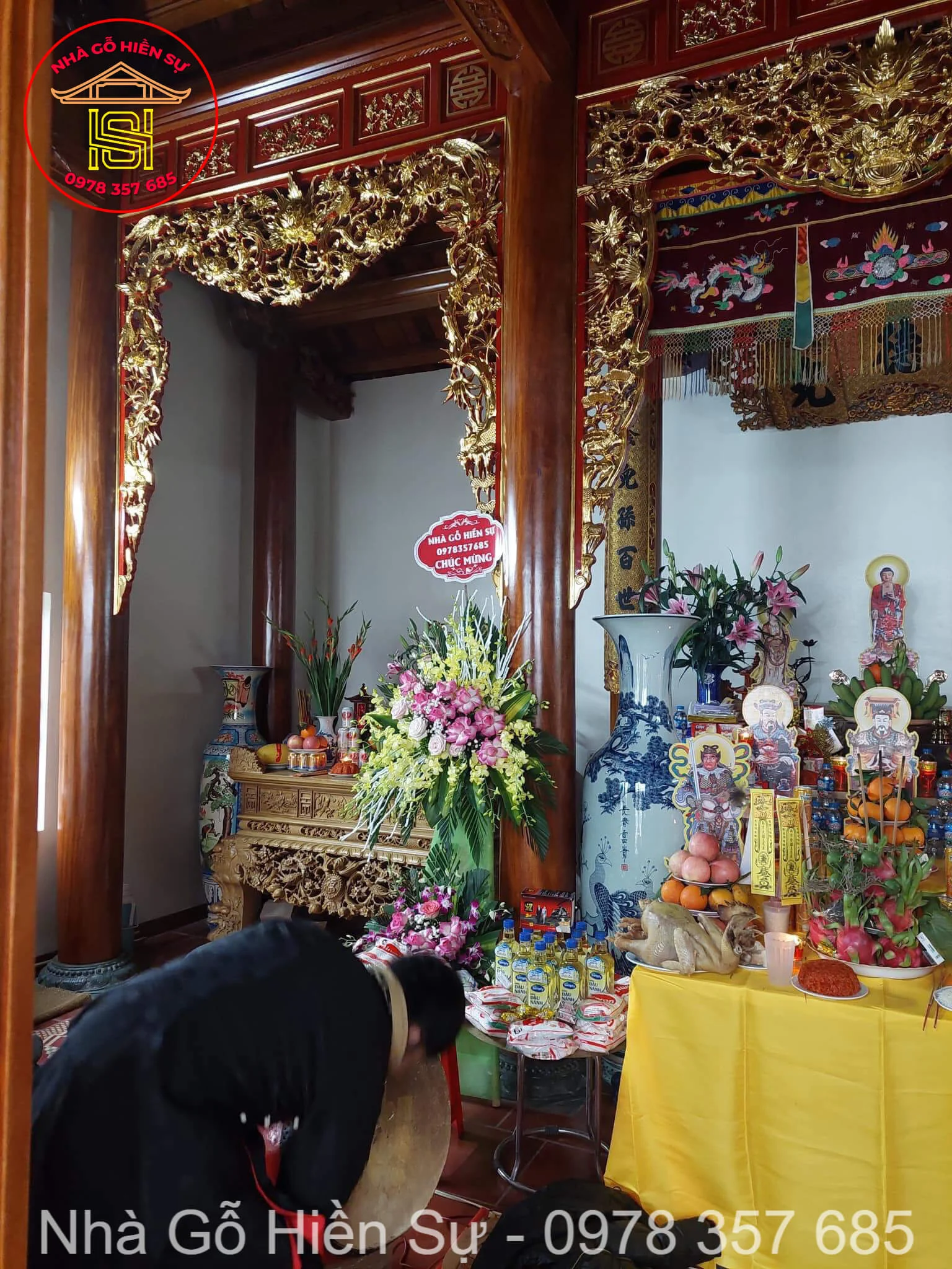  Các bàn thờ phụ