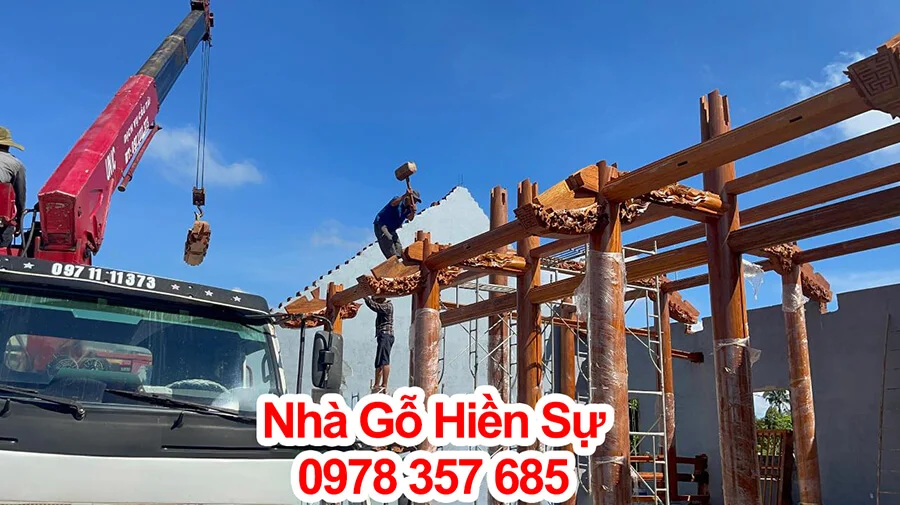 qua-trinh-lap-dung-nha-go-6-vi-5-gian-go-lim-xanh-nam-phi-tai-kon-tum5